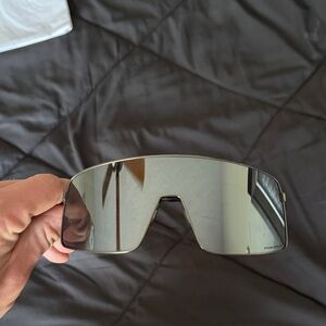 Oakley Sutro TI metal with case